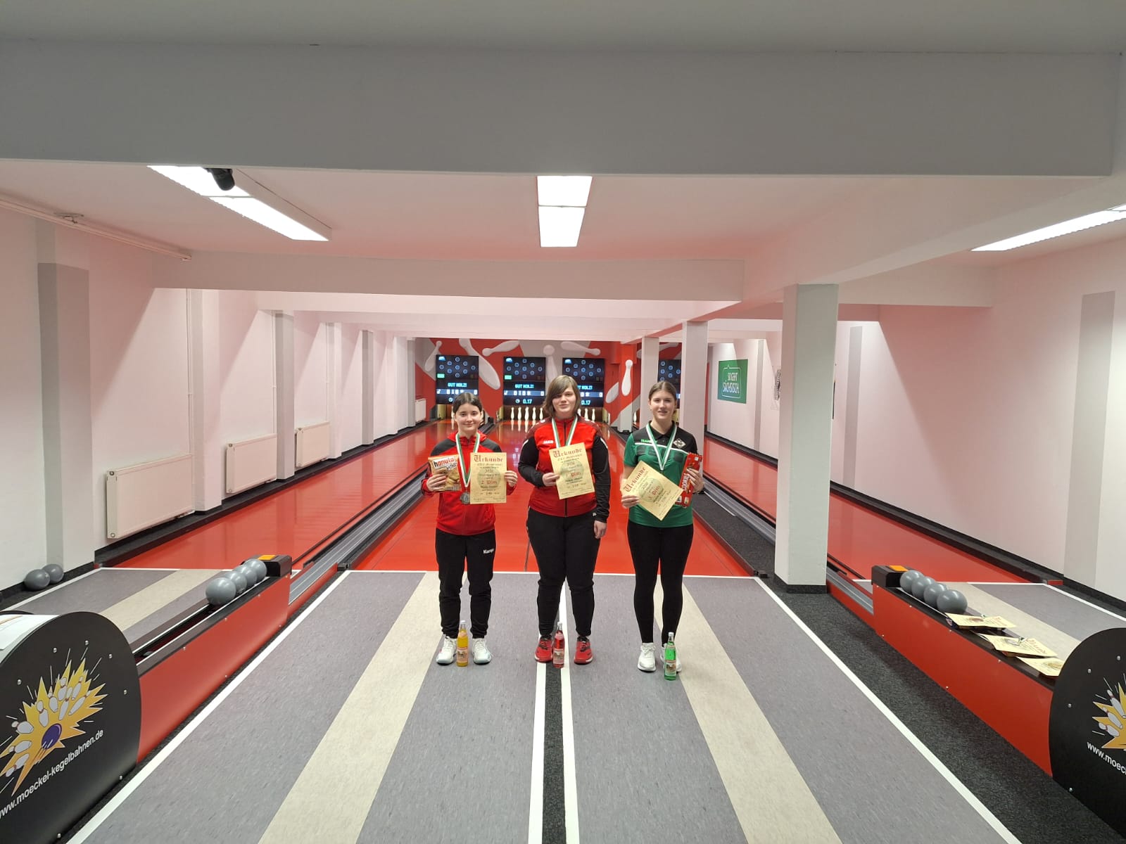 Sieger U19w mit Jasmin Duersel